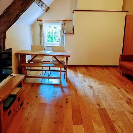 The Old Granary Farm Cottage 애버게이브니 외부 사진