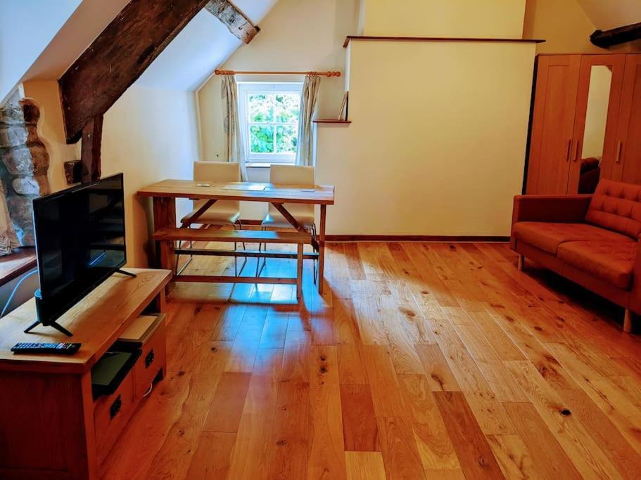 The Old Granary Farm Cottage 애버게이브니 외부 사진