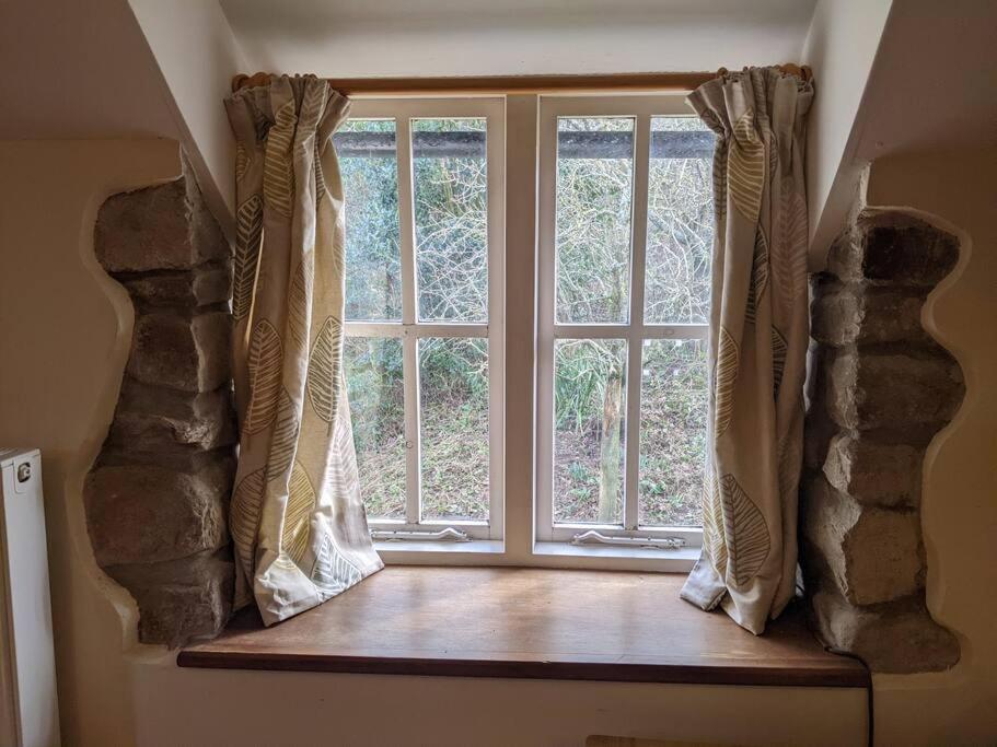 The Old Granary Farm Cottage 애버게이브니 외부 사진