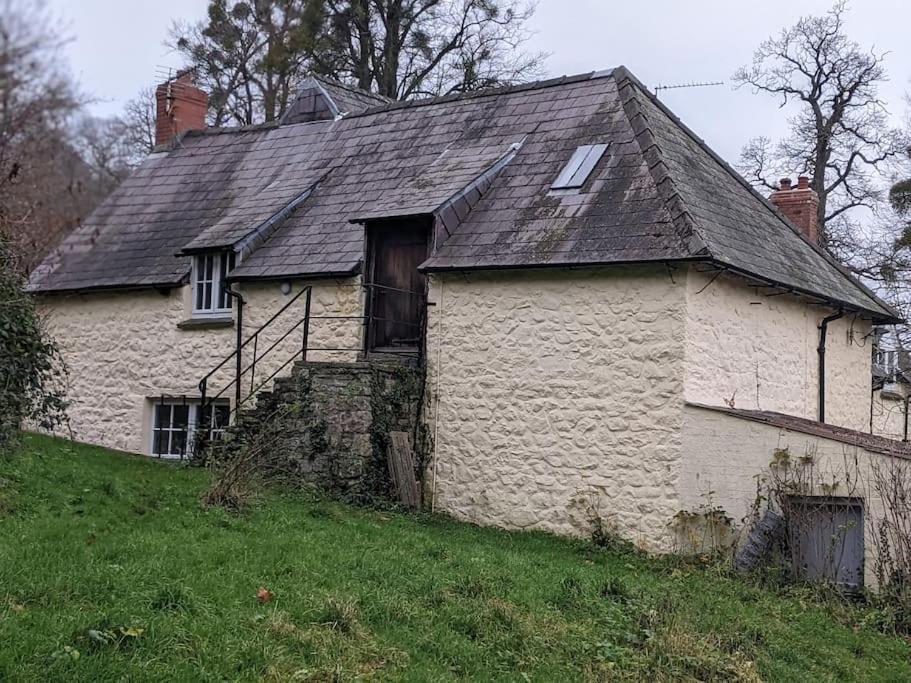 The Old Granary Farm Cottage 애버게이브니 외부 사진